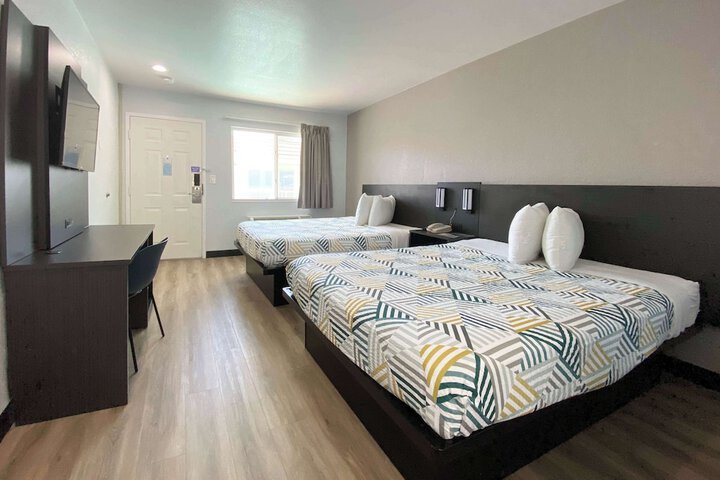 Room 14 of 25