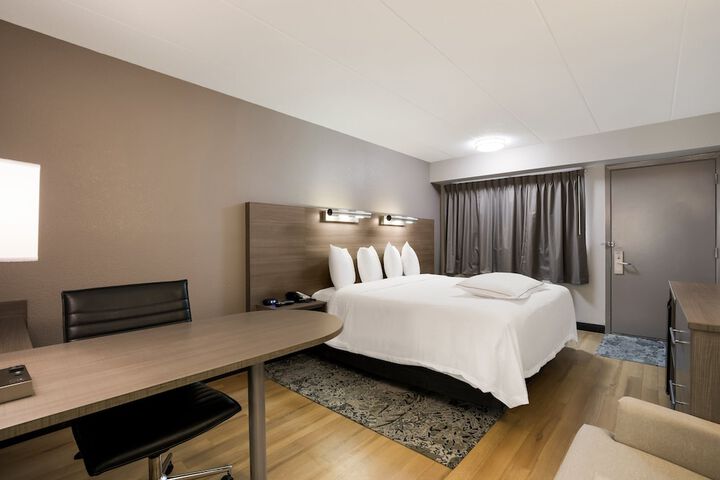 Room 25 of 29