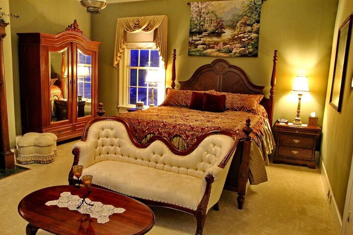 Room 41 of 107