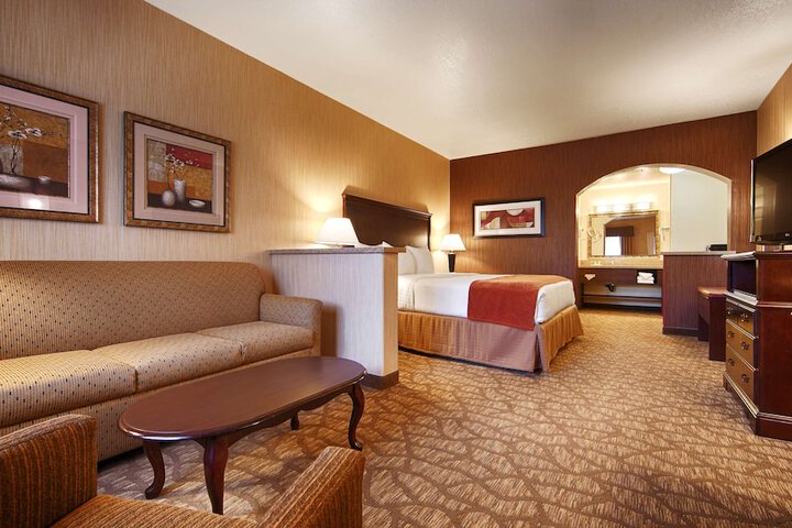 Best Western San Dimas Hotel & Suites