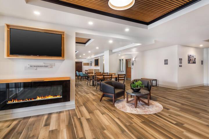Best Western Plus 1000 Islands Hotel & Suites