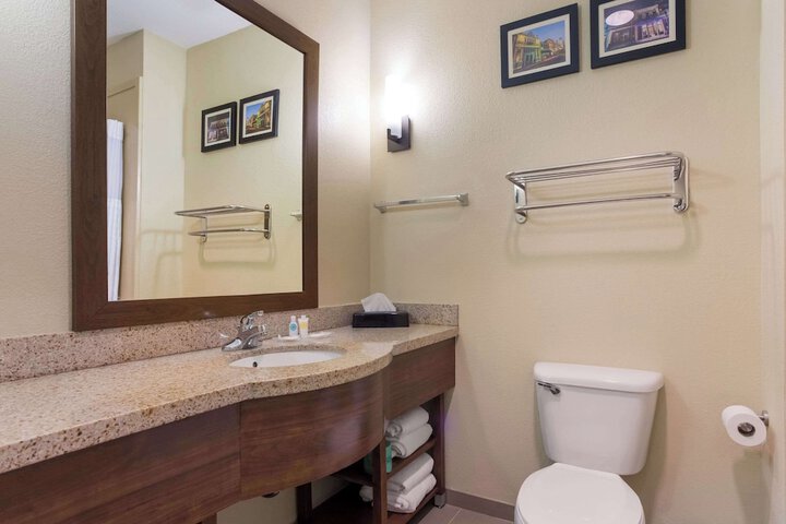 Room 15 of 27