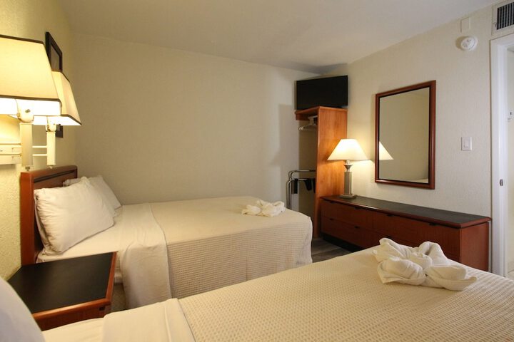 Room 27 of 43