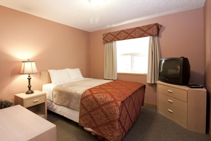 Room 32 of 37