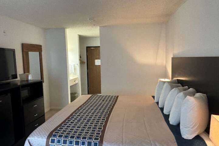 FairBridge Inn & Suites Sunnyside