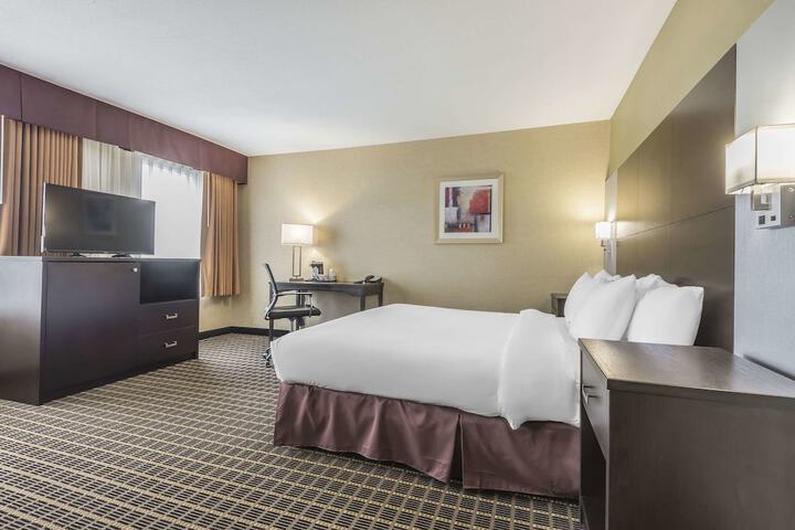 Room 35 of 60
