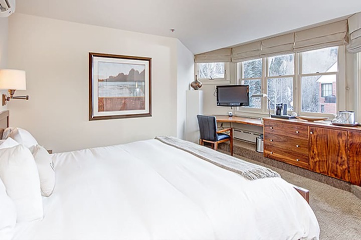Room 75 of 93