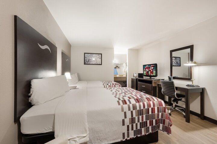 Room 32 of 38