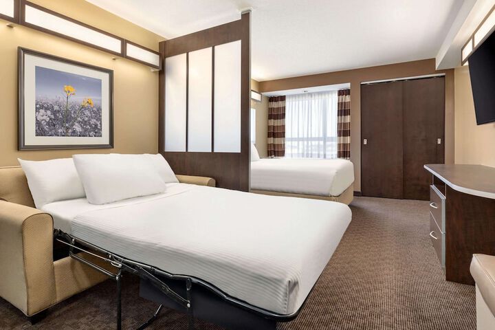 Room 10 of 36