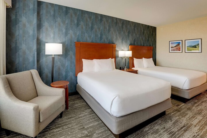 Room 40 of 72