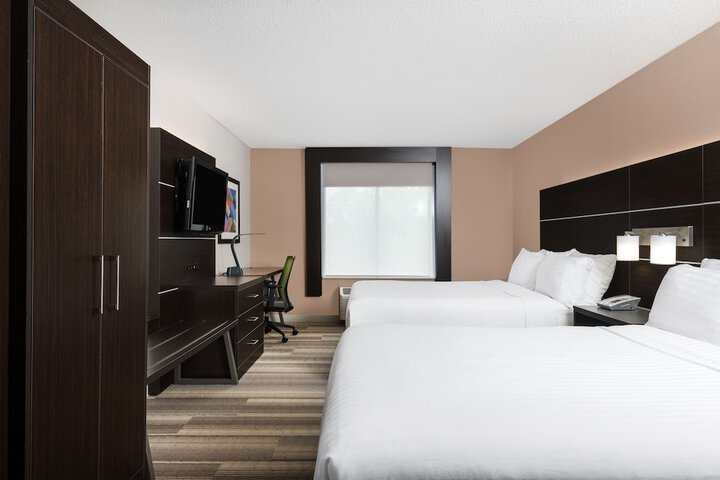 Room 25 of 42
