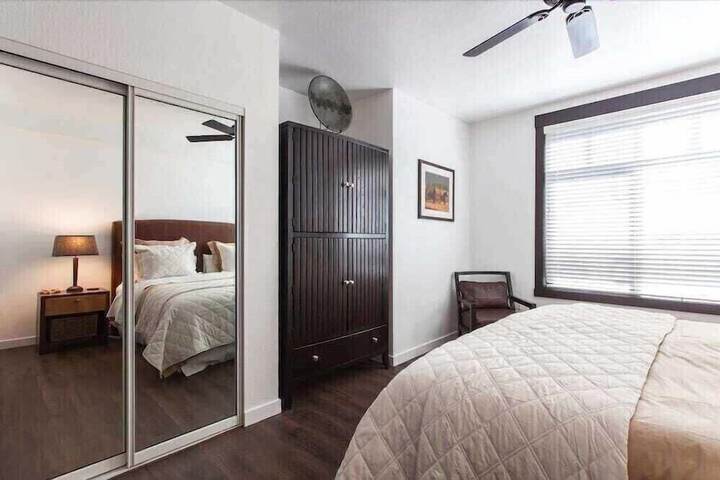 Room 11 of 28
