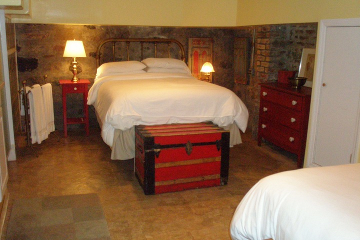 Room 110 of 238