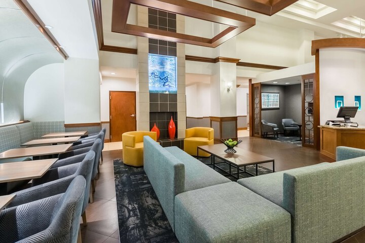 Hyatt Place Bentonville / Rogers
