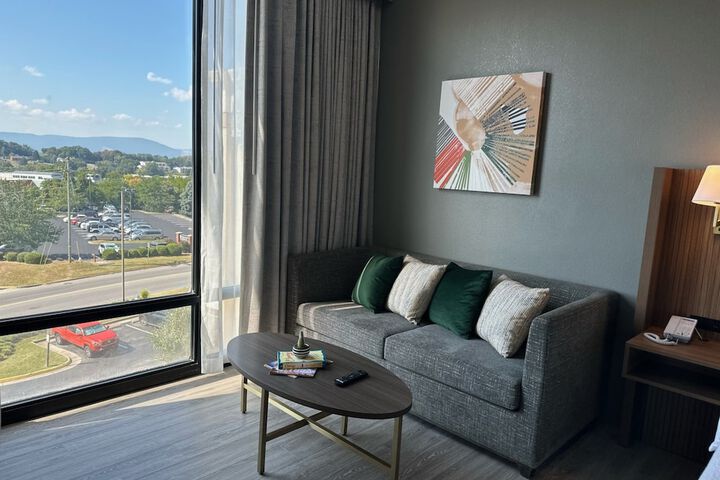 Room 27 of 51