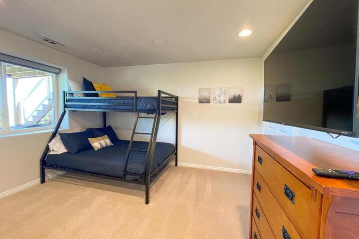 City View Retreat 2 BR 1 B