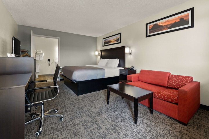 Quality Inn & Suites Dublin