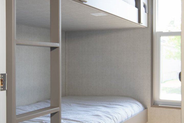 Room 18 of 33