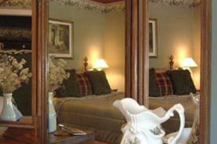 The Iron Gate Inn
