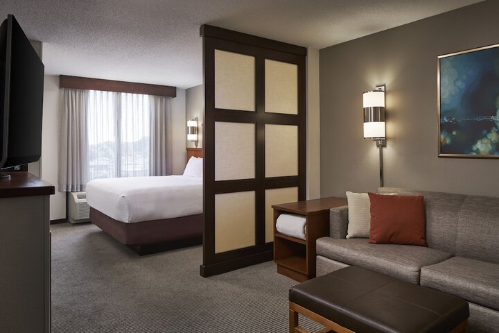 Room 8 of 22