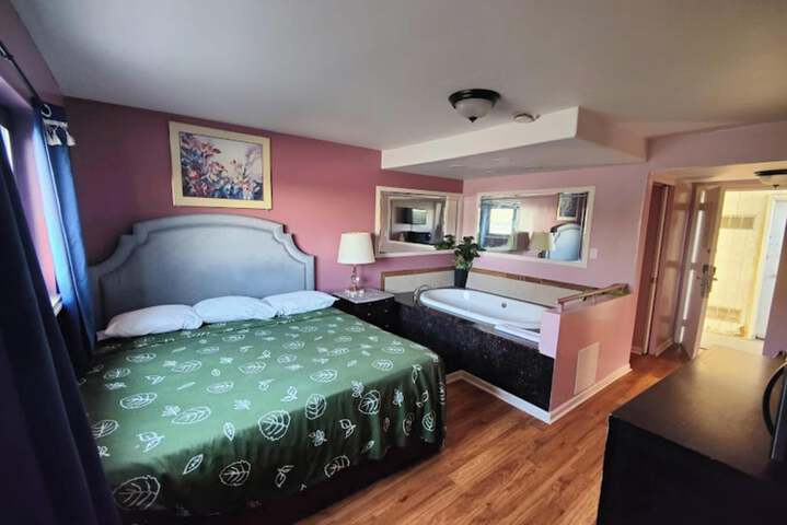 Room 7 of 25