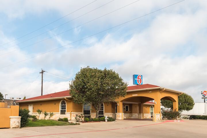 Motel 6 Alvarado TX