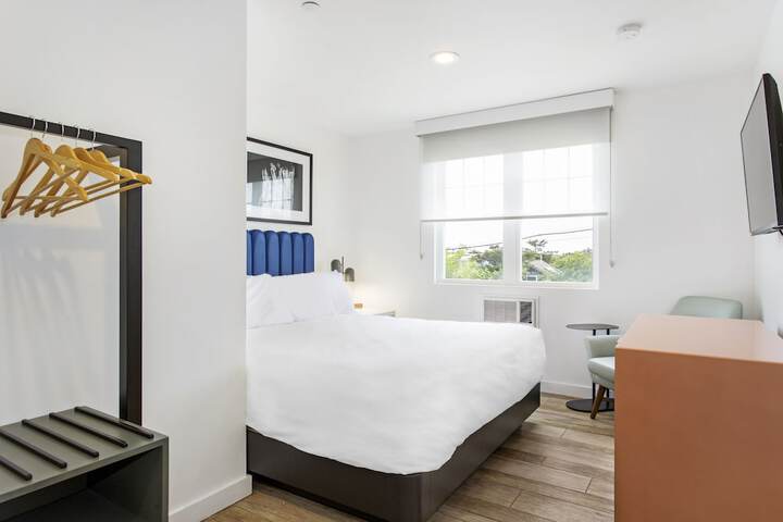 Room 17 of 19