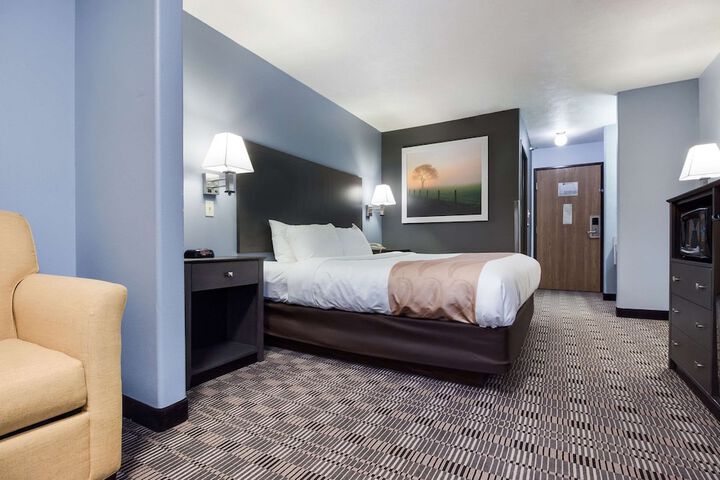 Room 8 of 38