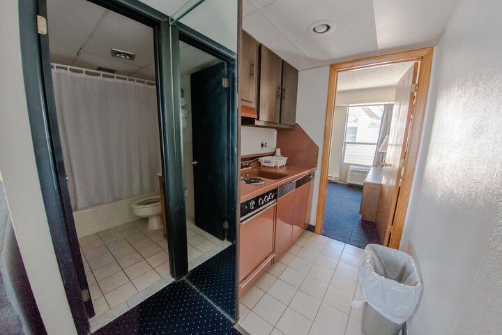 Room 17 of 26