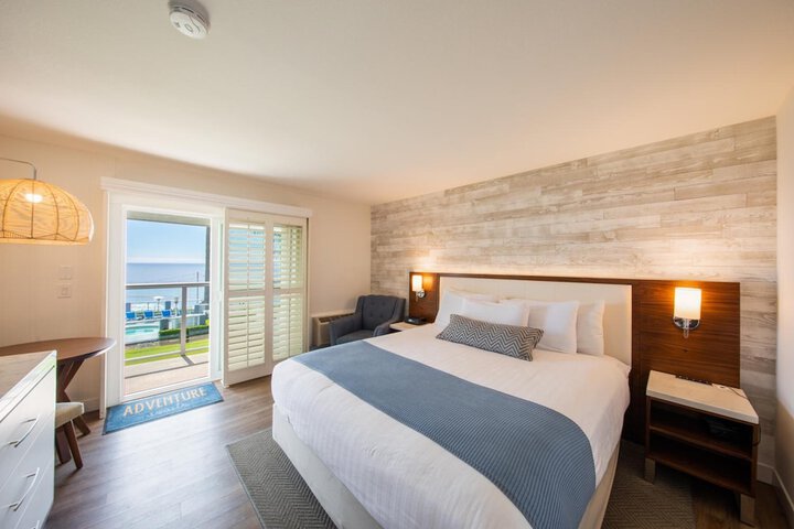 SeaCrest OceanFront Hotel