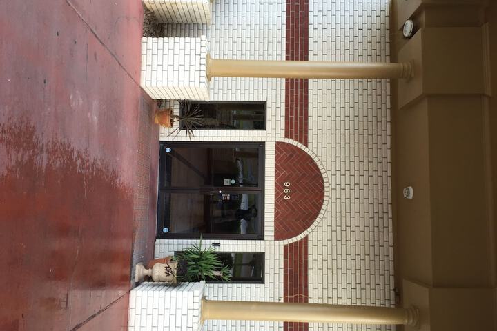 Hotel 2 of 27