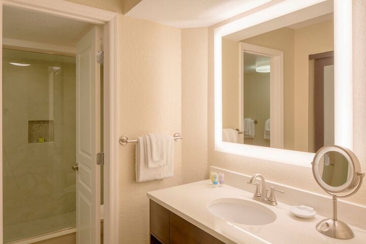 Room 15 of 26