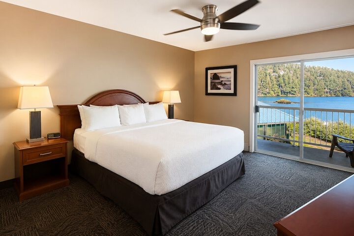 Inn on Long Lake