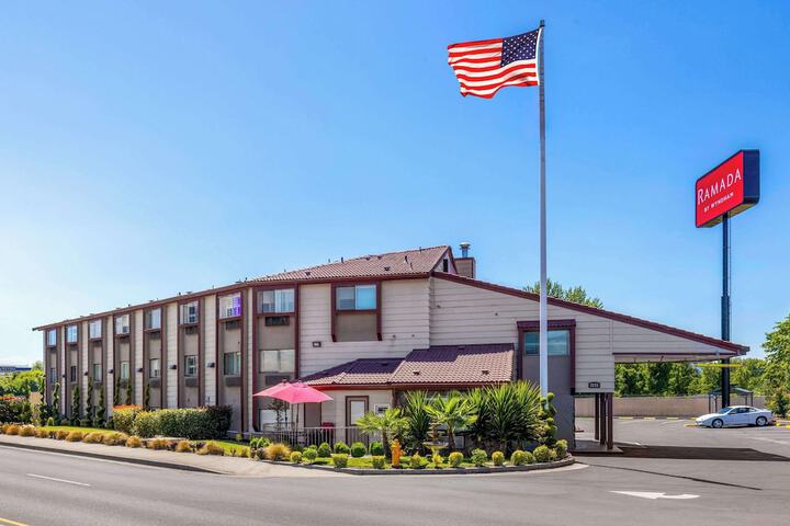 Hotel 2 of 41