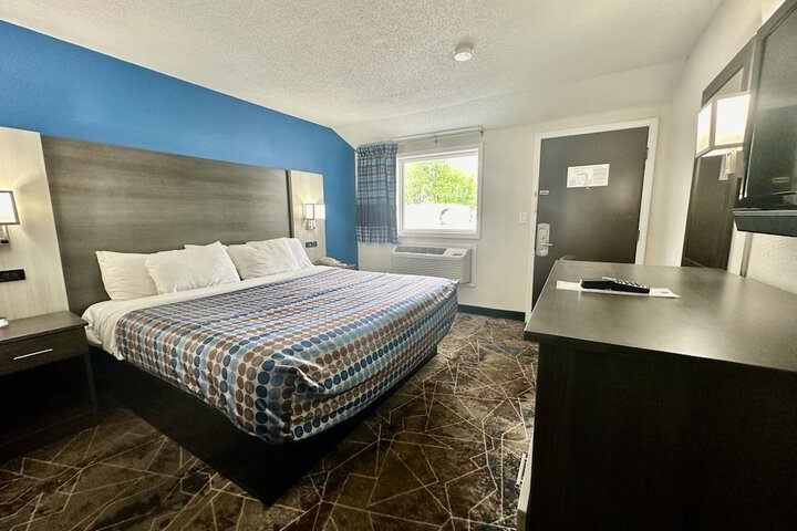 Room 9 of 13