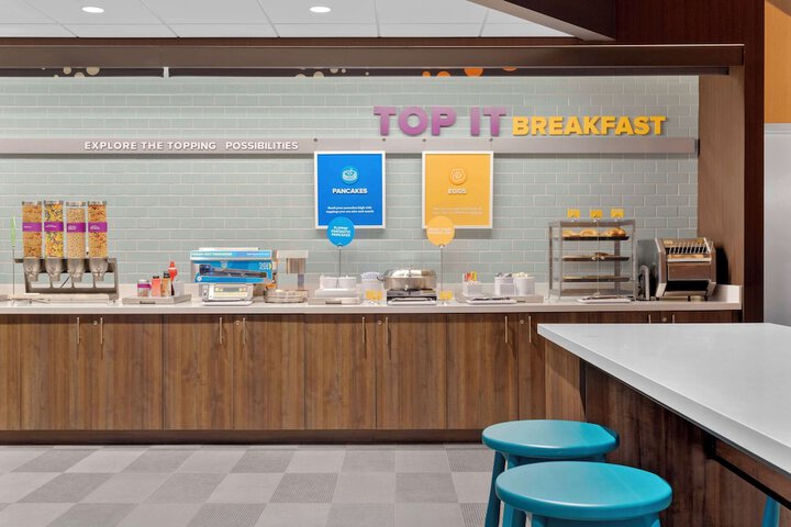 Breakfast/Coffee Service 32 of 35