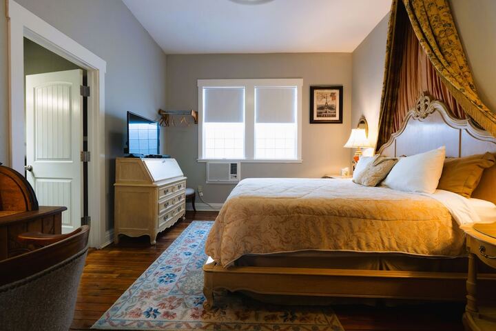 Room 151 of 271