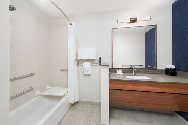 Room 16 of 23