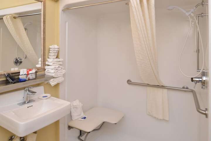 Room 11 of 21