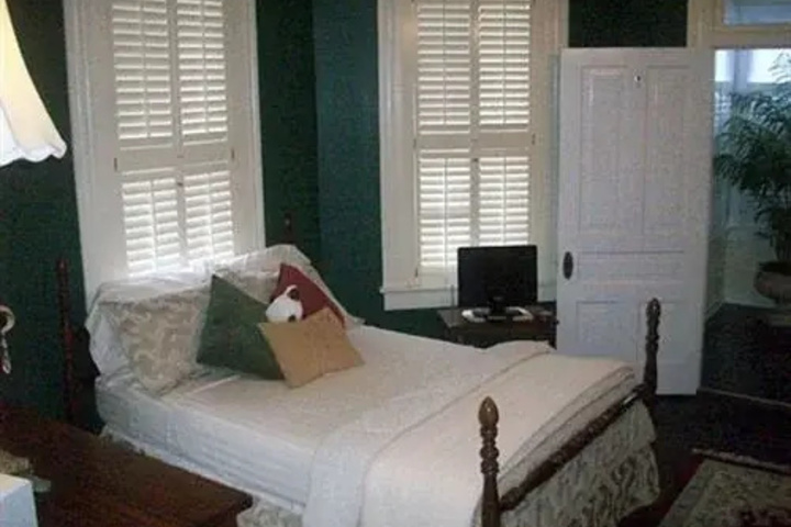 The Historic Manse