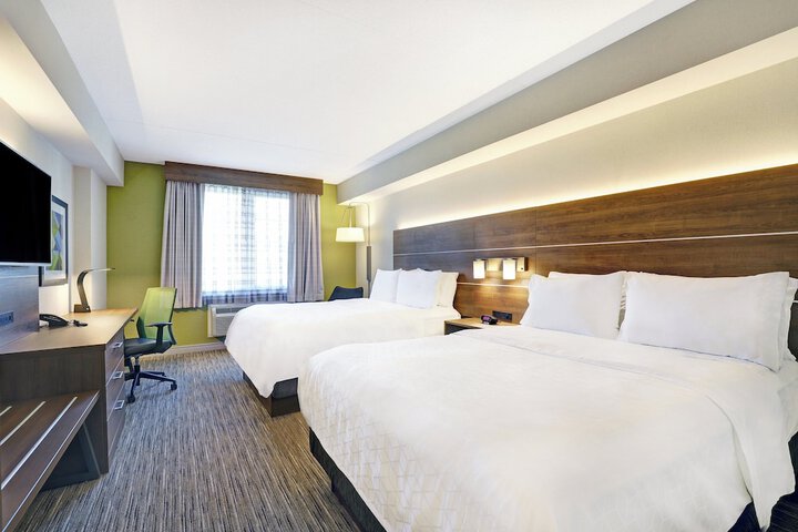 Room 12 of 40
