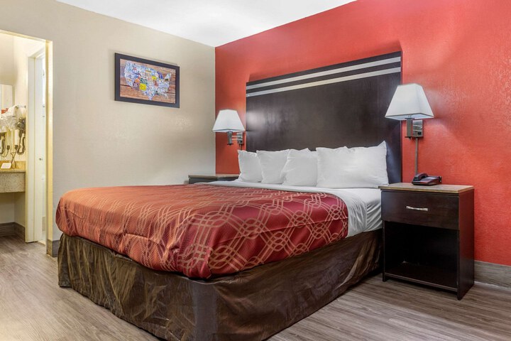 Room 27 of 31