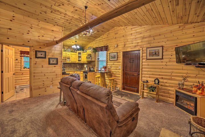 Updated Manistique Log Cabin Yard & Fire Pit