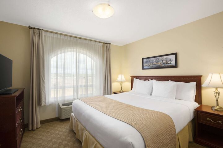 Days Inn by Wyndham Dawson Creek