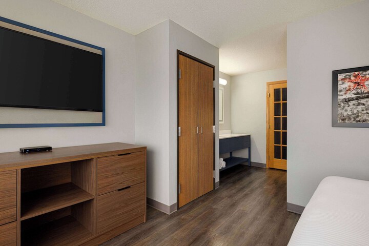 Room 36 of 62