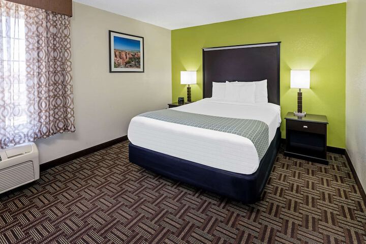 Room 19 of 38
