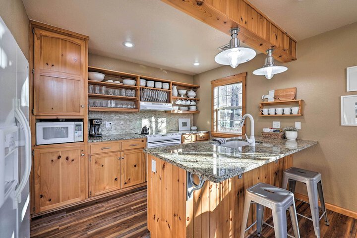 Pet-friendly Grand Lake House w / Dock & Kayaks!
