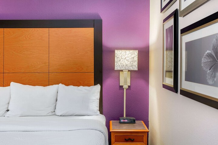 Room 16 of 30
