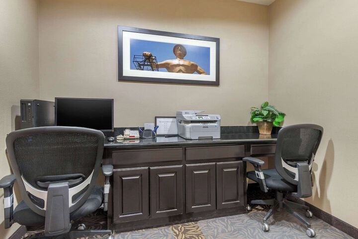 Business Center 51 of 51