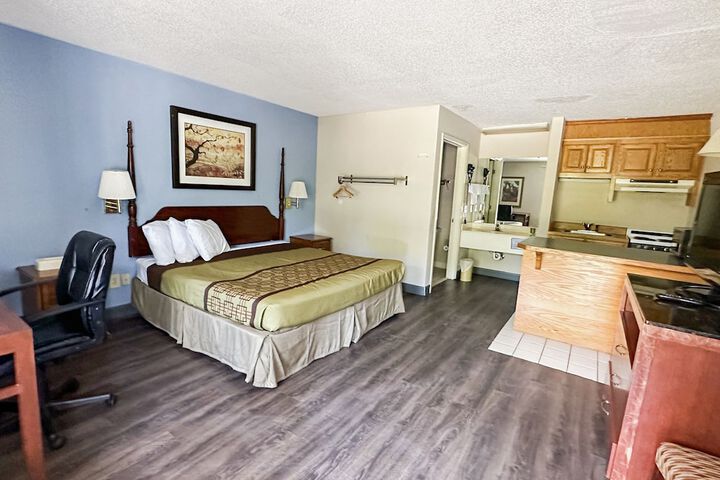 Room 8 of 26